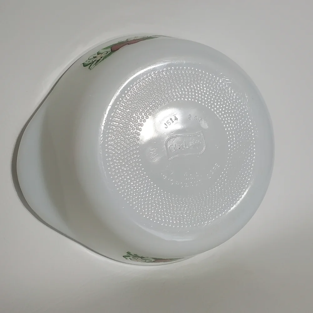 Glasbake Strawberry Casserole Milk Glass 2 quart Baking Dish - Picture 6 of 8